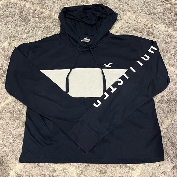 Teens - Hollister Top -MINT condition! Worn 1x Perfect for teens in school:) - Picture 8 of 10